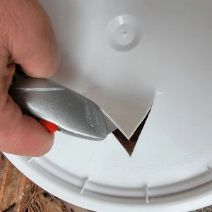 How to pour bucket of artificial turf glue